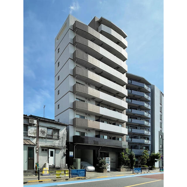 LEXE 東京 East id